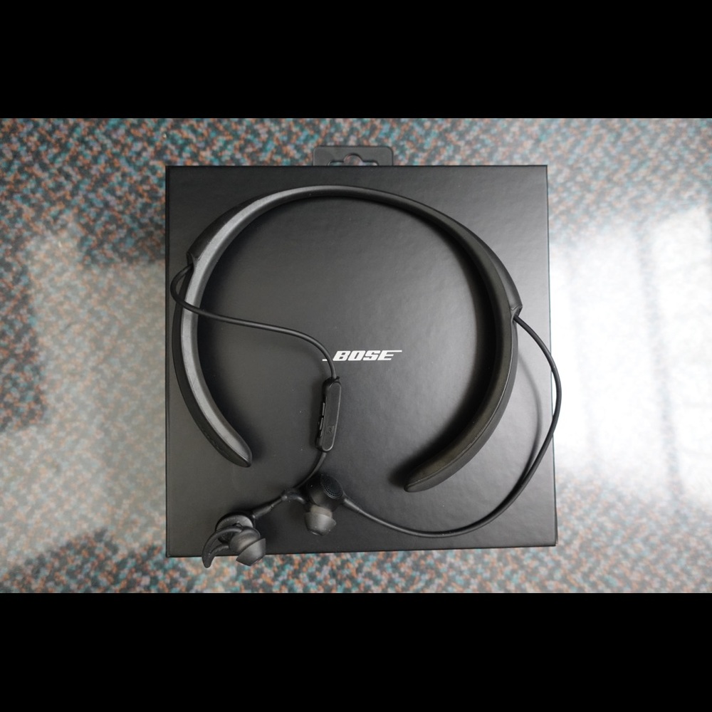 Pre-owned QuietControl 30 wireless headphones
